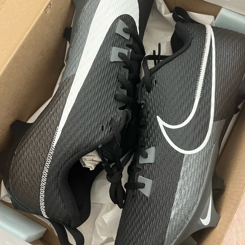 Men’s Nike Football Cleats, size 11, new
